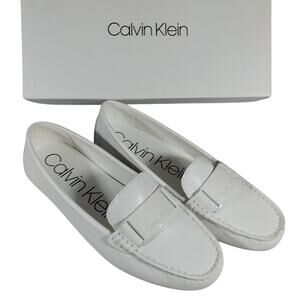 NWOT! CALVIN KLEIN! WHITE GENUINE LEATHER, SNAKESKIN IMPRINT LOAFERS! SZ 7.5M